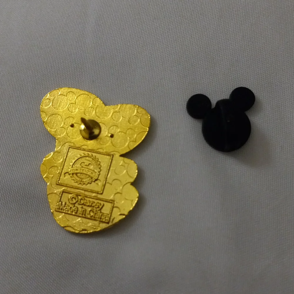 5/$25 Disney Goofy Hat Trading Pin - Picture 2 of 2